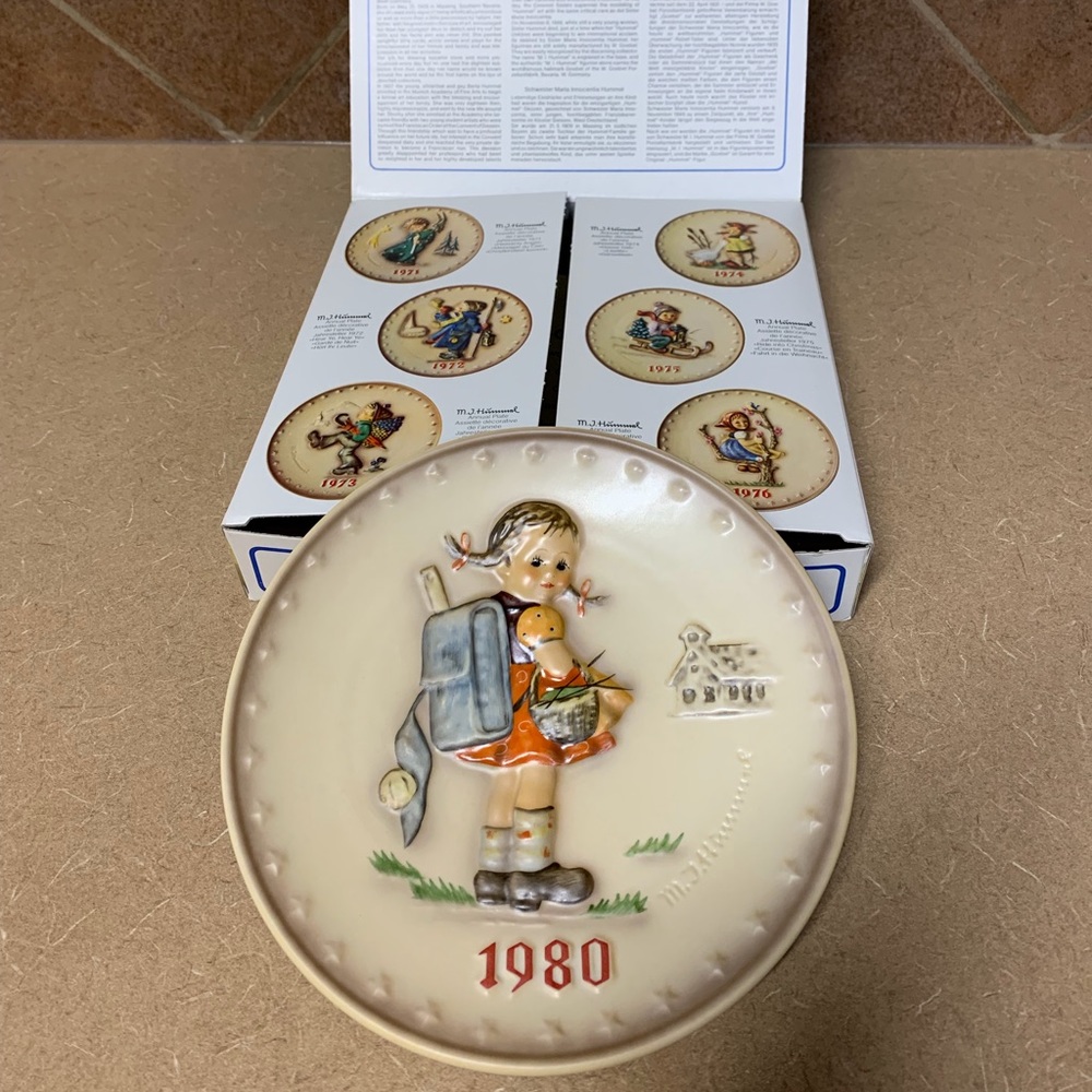 MJ Hummel 1980 plate